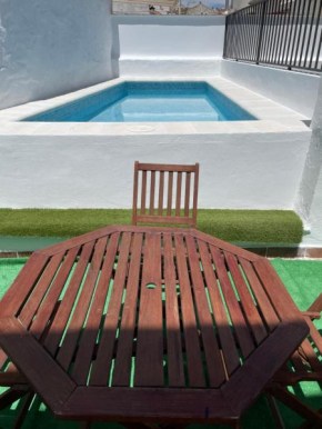 Apartamento nuevo con piscina en el centro 